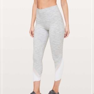 Sz 4 Lululemon Wunder Under Crop II